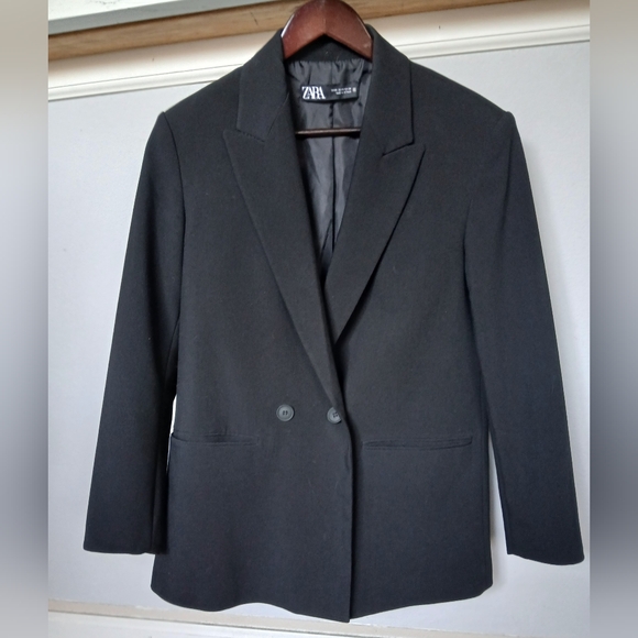 Zara Jackets & Blazers - Zara Women's Blazer in black, Size XS (fit Size S)